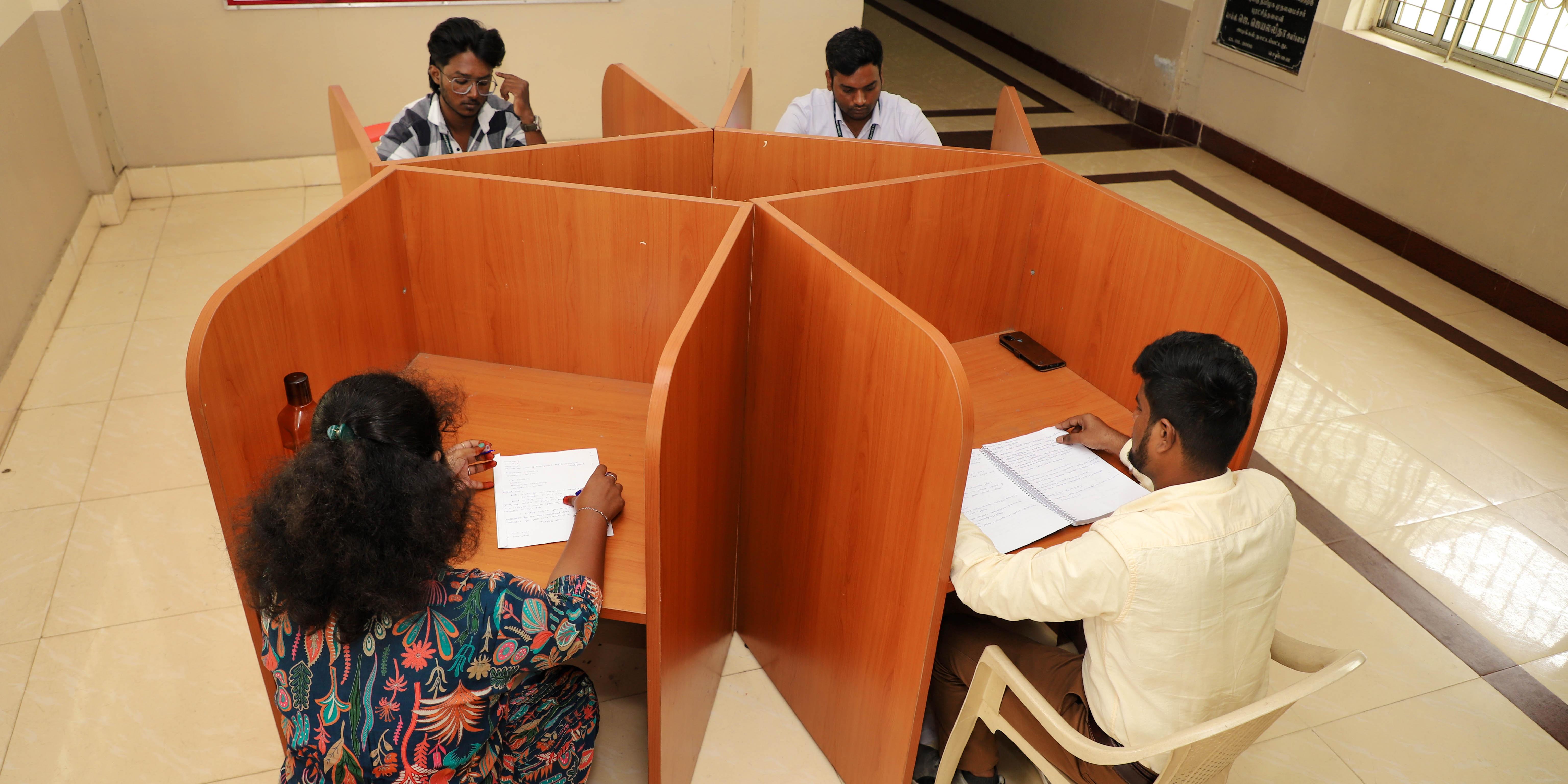 BSMED Cube Reading Desk